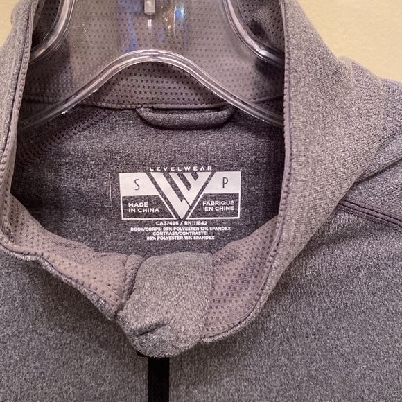 Mens size small Levelwear 1/4 zip in grey - Picture 2 of 5
